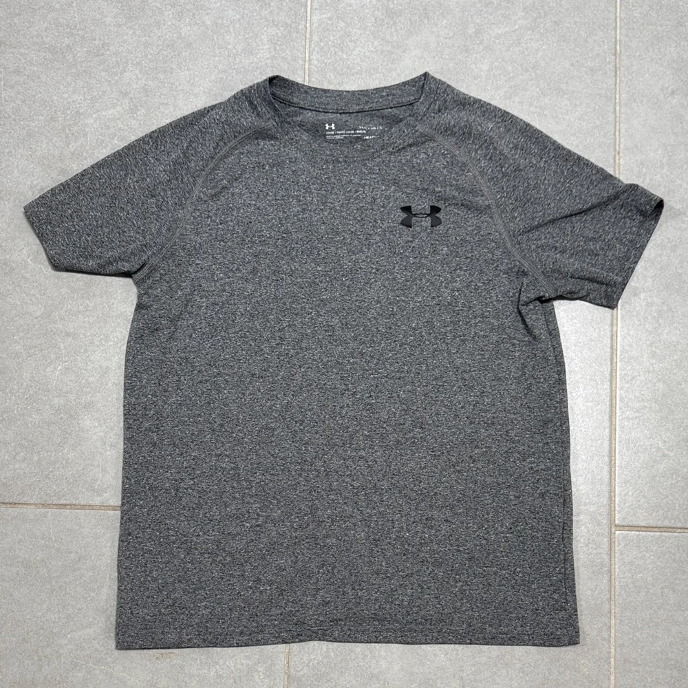 Under Armour Kids Gray Short Sleeve Tee ✨5 for $15!✨